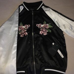 Flower sweater Size M/ L I’ll take 25 for it